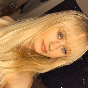 Meet your Posher, Elise